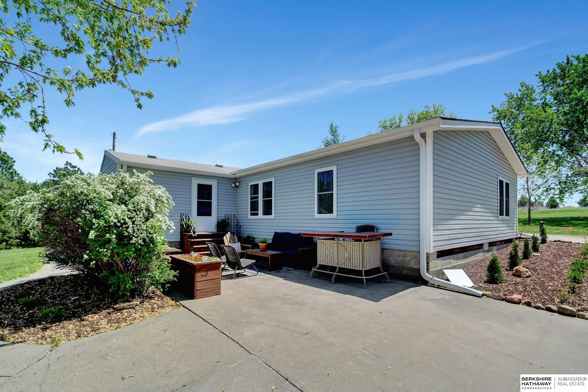 Eagle, Nebraska 68347, United States, 4 Bedrooms Bedrooms, ,2 BathroomsBathrooms,Residential,Pending,129204