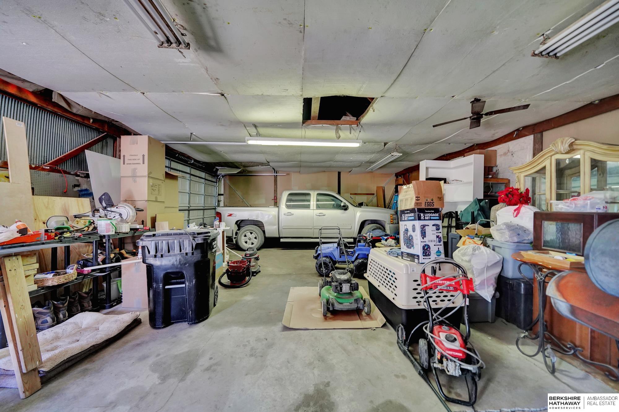 Eagle, Nebraska 68347, United States, 4 Bedrooms Bedrooms, ,2 BathroomsBathrooms,Residential,Pending,129204