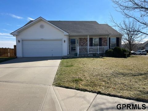 Photo of 13606 S 29th Circle, Bellevue, NE 68123 (MLS # 22608277)