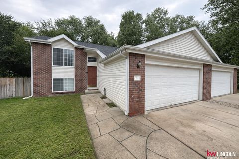 Photo of 218 W Irving Street, Lincoln, NE 68521 (MLS # 22535391)