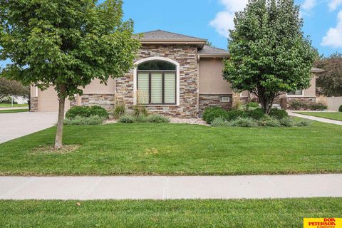 Photo of 1424 Woodlawn Drive, Fremont, NE 68025 (MLS # 22523001)