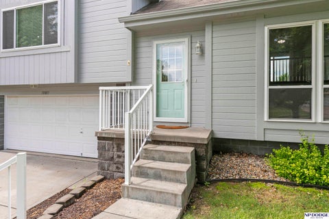 Photo of 18011 Edna Street, Omaha, NE 68136 (MLS # 22624729)