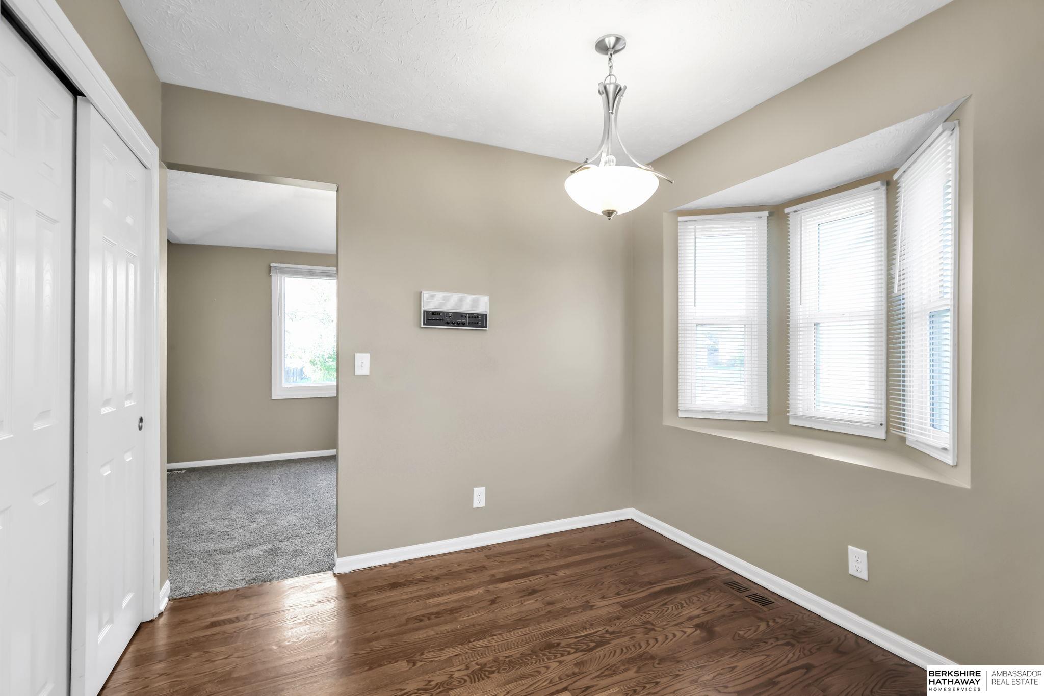 Papillion, Nebraska 68046, United States, 4 Bedrooms Bedrooms, ,3 BathroomsBathrooms,Residential,Active,220712