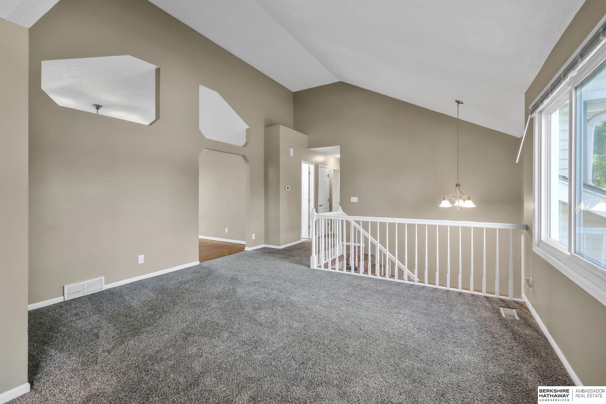 Papillion, Nebraska 68046, United States, 4 Bedrooms Bedrooms, ,3 BathroomsBathrooms,Residential,Active,220712