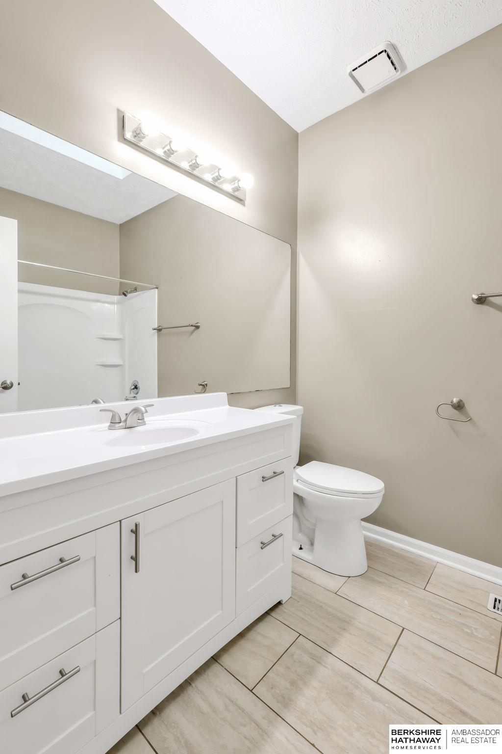 Papillion, Nebraska 68046, United States, 4 Bedrooms Bedrooms, ,3 BathroomsBathrooms,Residential,Active,220712