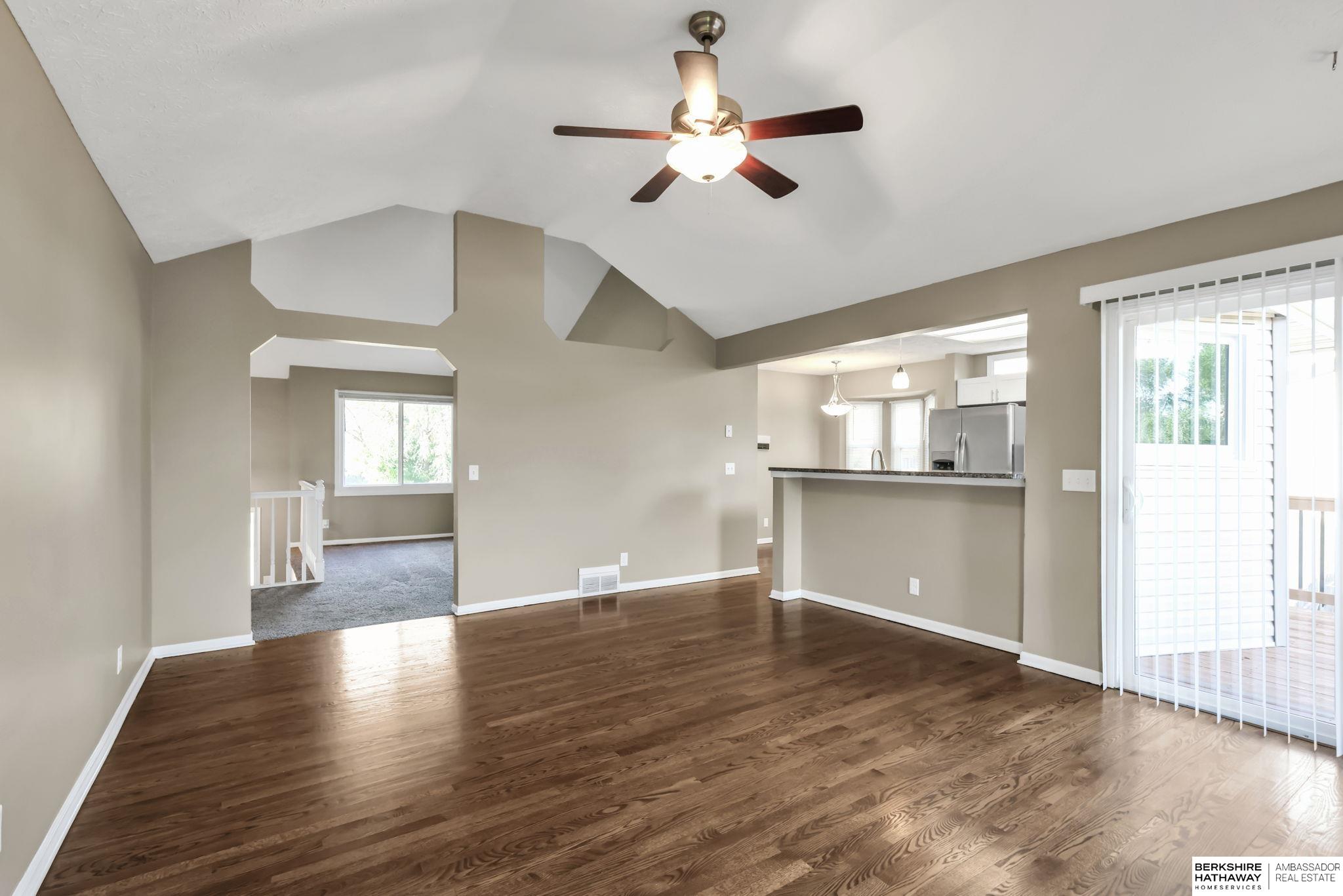 Papillion, Nebraska 68046, United States, 4 Bedrooms Bedrooms, ,3 BathroomsBathrooms,Residential,Active,220712