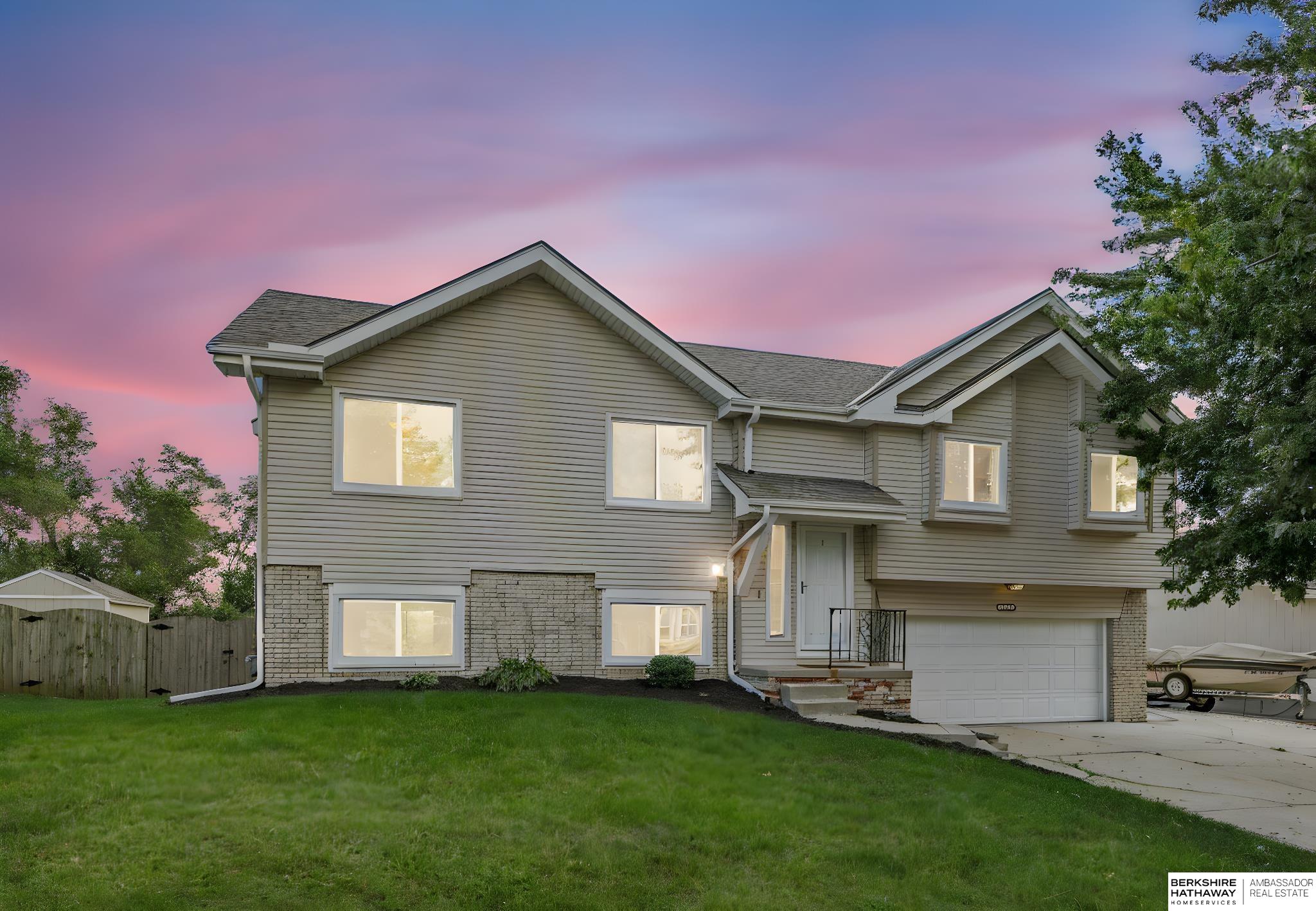 Papillion, Nebraska 68046, United States, 4 Bedrooms Bedrooms, ,3 BathroomsBathrooms,Residential,Active,220712