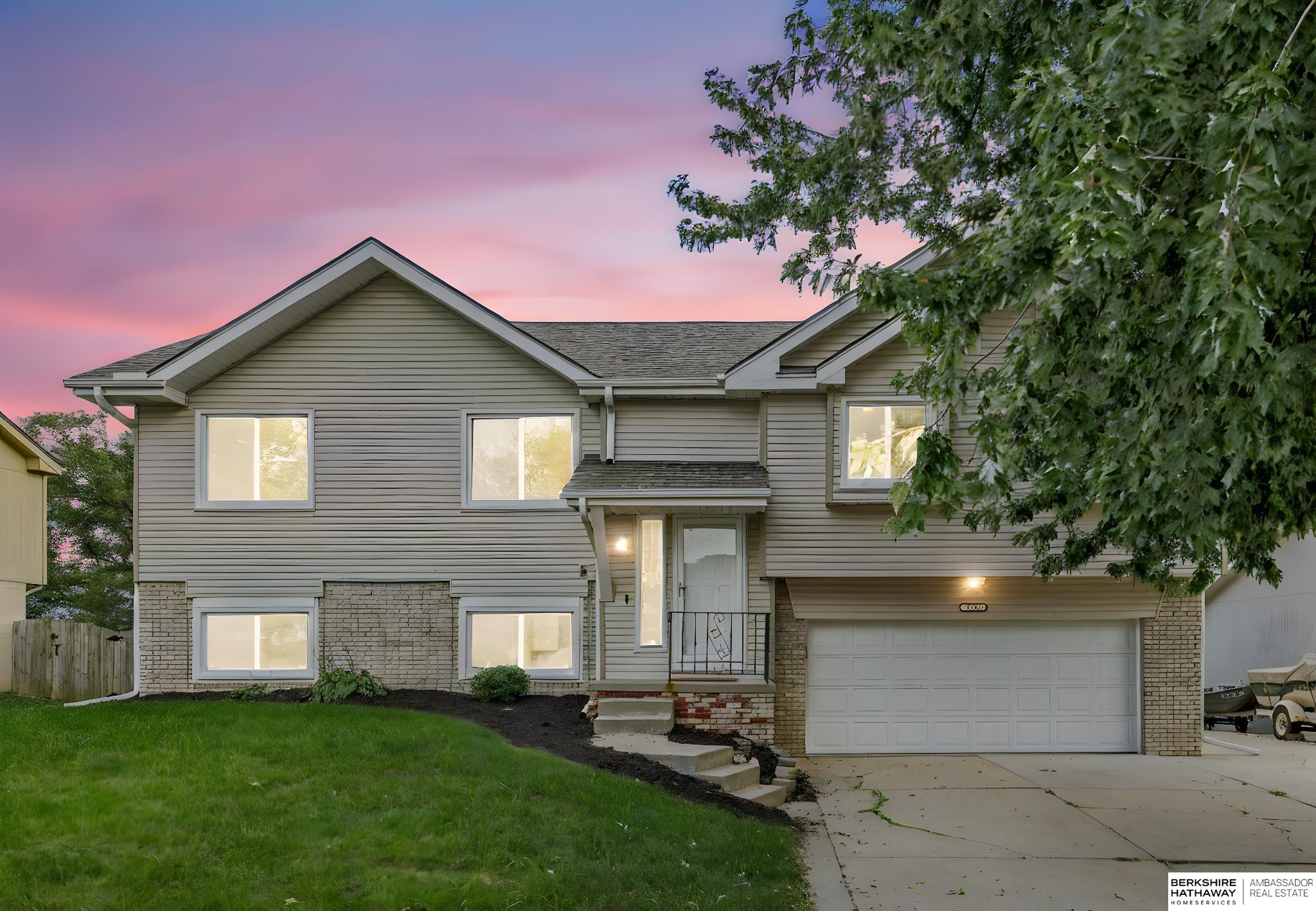 Papillion, Nebraska 68046, United States, 4 Bedrooms Bedrooms, ,3 BathroomsBathrooms,Residential,Active,220712