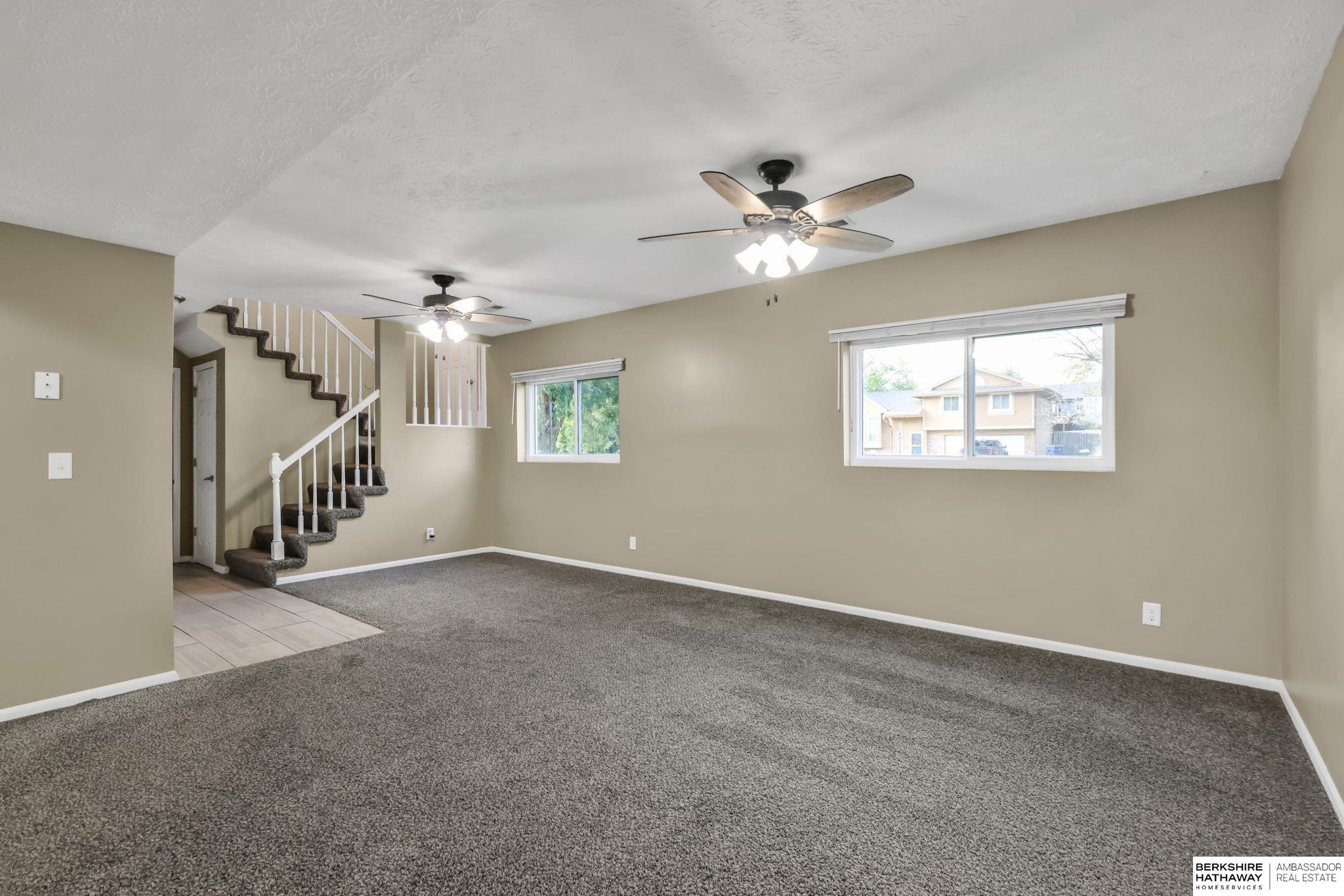 Papillion, Nebraska 68046, United States, 4 Bedrooms Bedrooms, ,3 BathroomsBathrooms,Residential,Active,220712