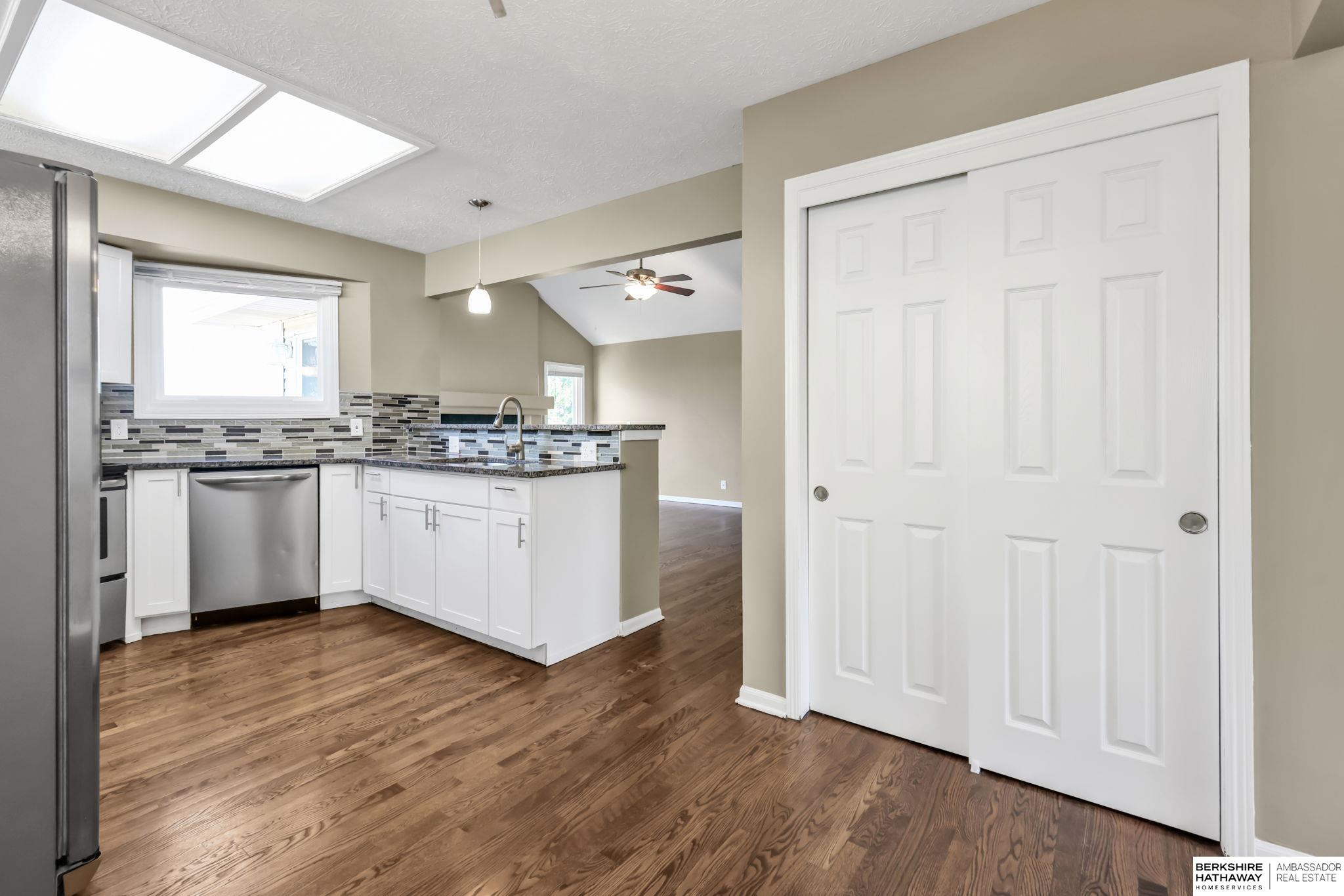 Papillion, Nebraska 68046, United States, 4 Bedrooms Bedrooms, ,3 BathroomsBathrooms,Residential,Active,220712