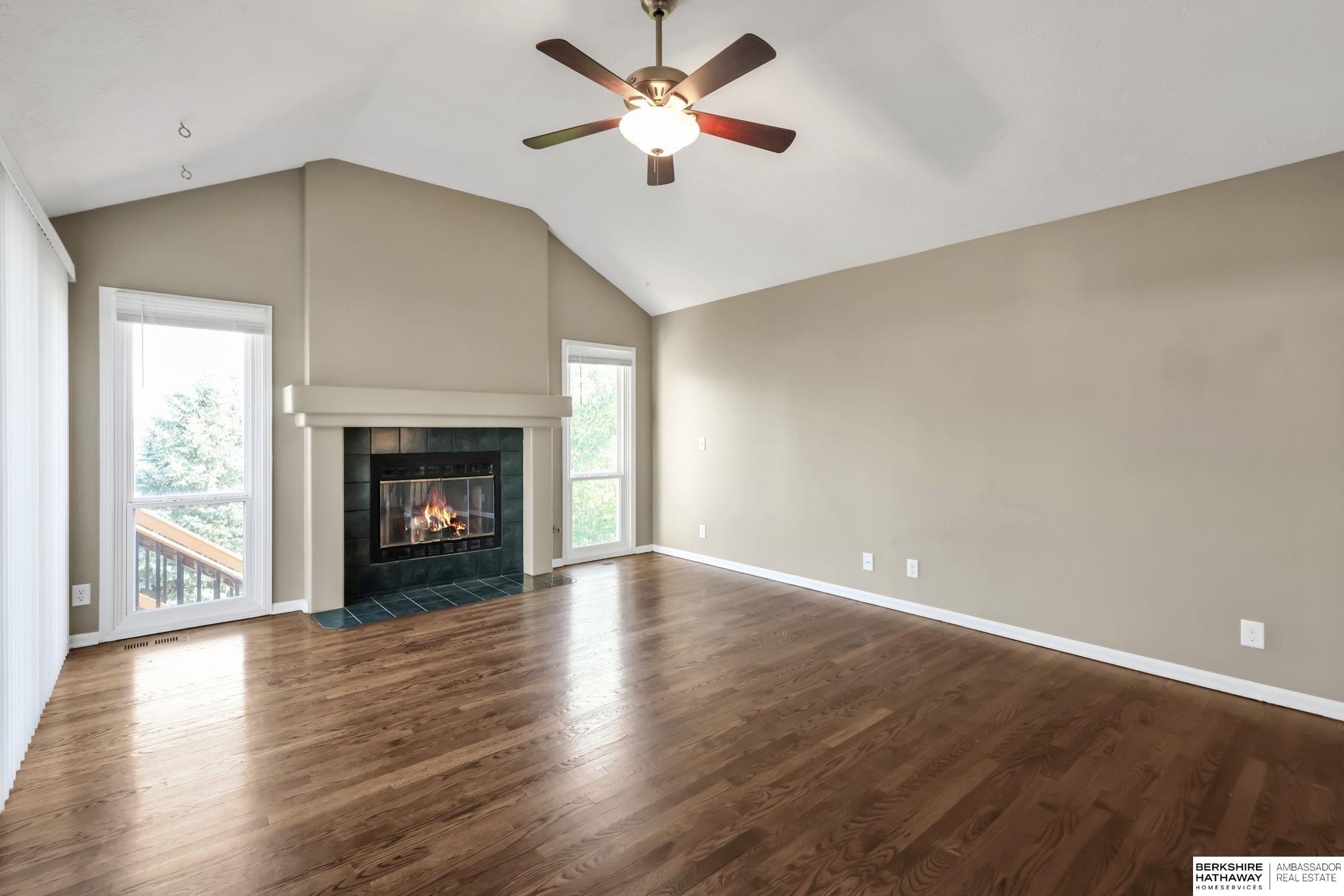 Papillion, Nebraska 68046, United States, 4 Bedrooms Bedrooms, ,3 BathroomsBathrooms,Residential,Active,220712