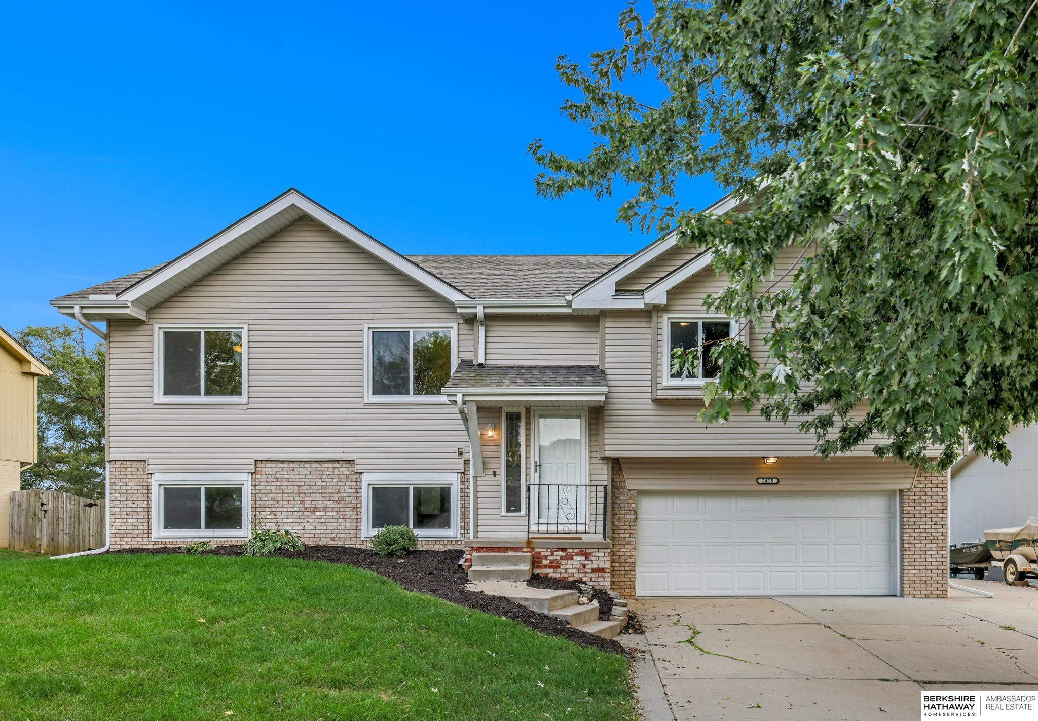 Papillion, Nebraska 68046, United States, 4 Bedrooms Bedrooms, ,3 BathroomsBathrooms,Residential,Active,220712