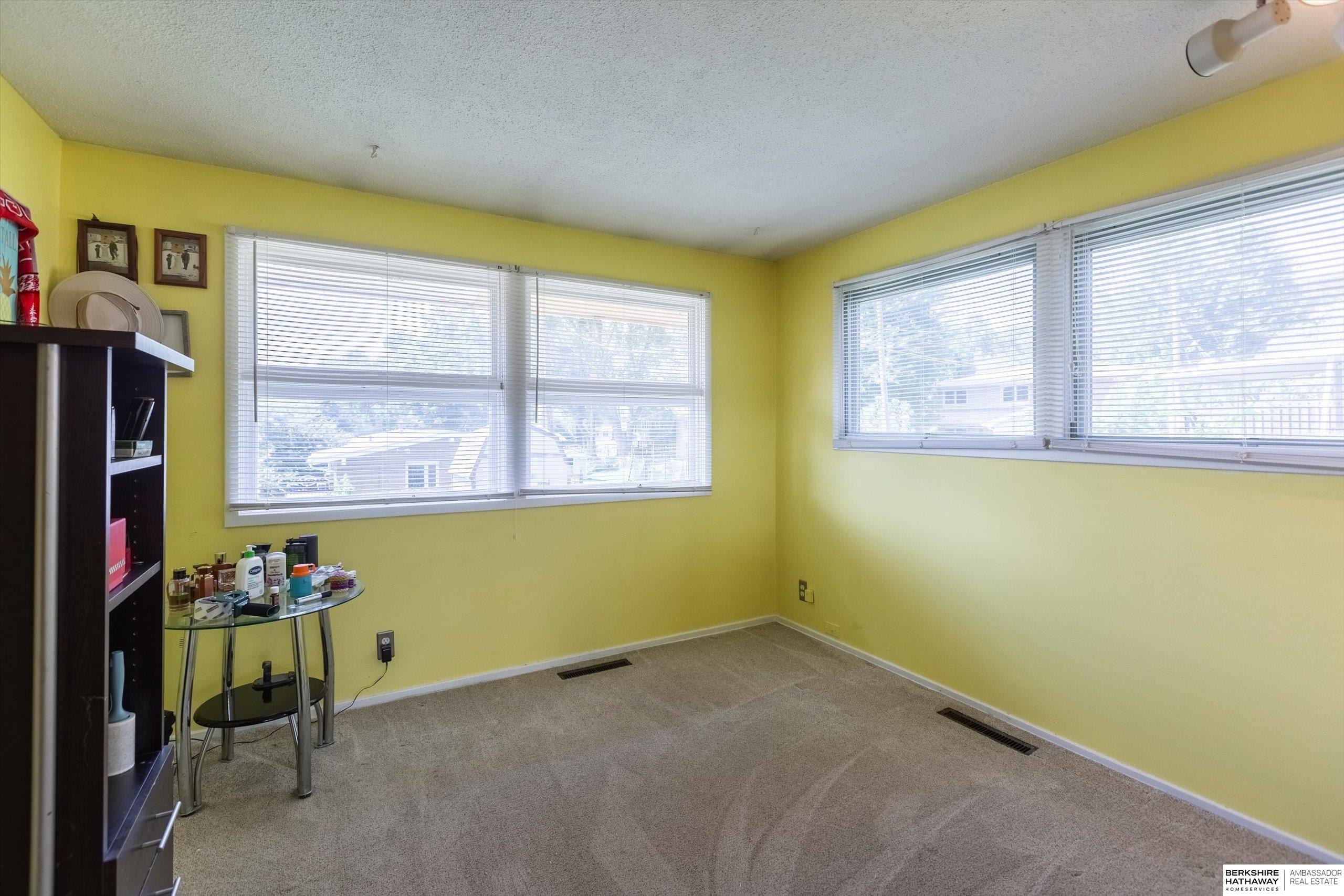 Omaha, Nebraska 68134, United States, 3 Bedrooms Bedrooms, ,2 BathroomsBathrooms,Residential,Active,221920