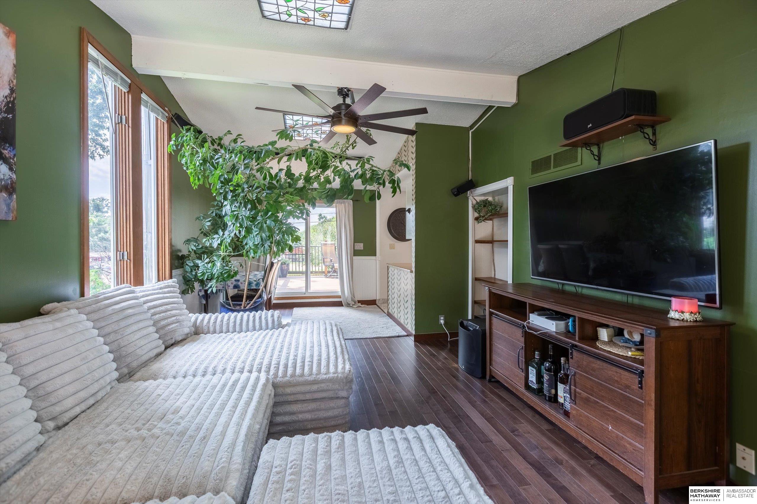 Omaha, Nebraska 68134, United States, 3 Bedrooms Bedrooms, ,2 BathroomsBathrooms,Residential,Active,221920