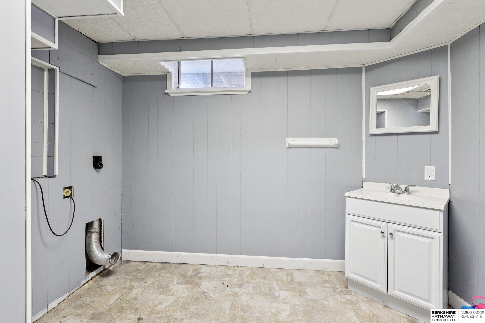 Omaha, Nebraska 68137, United States, 3 Bedrooms Bedrooms, ,2 BathroomsBathrooms,Residential,Active,256835