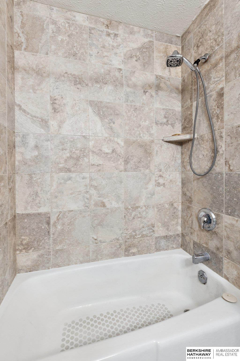 Omaha, Nebraska 68137, United States, 3 Bedrooms Bedrooms, ,2 BathroomsBathrooms,Residential,Active,256835