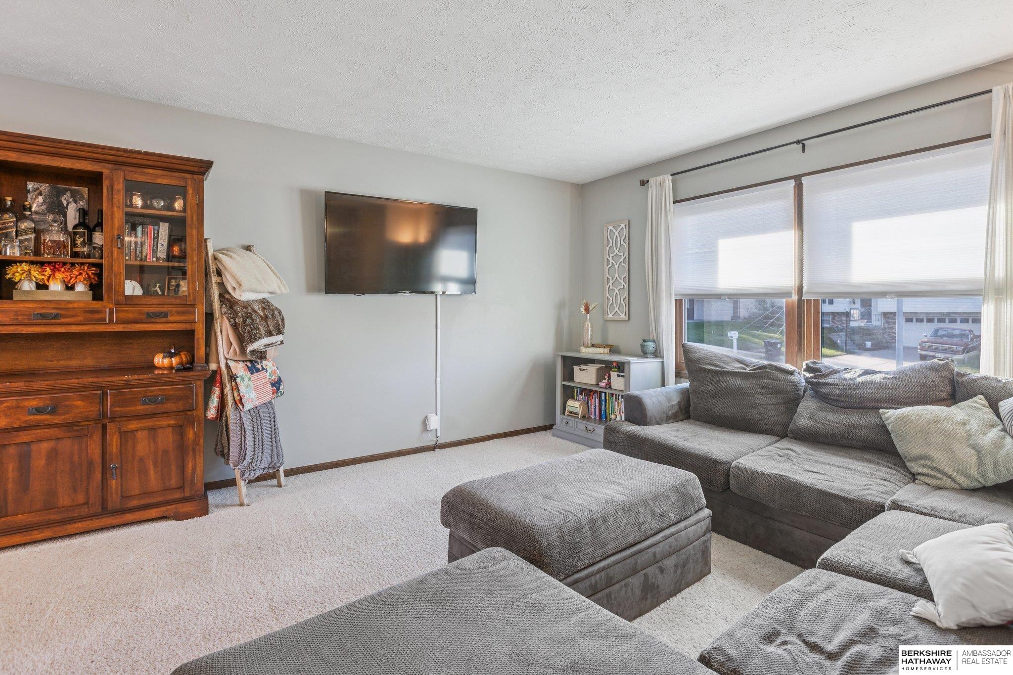 Omaha, Nebraska 68137, United States, 3 Bedrooms Bedrooms, ,2 BathroomsBathrooms,Residential,Active,256835