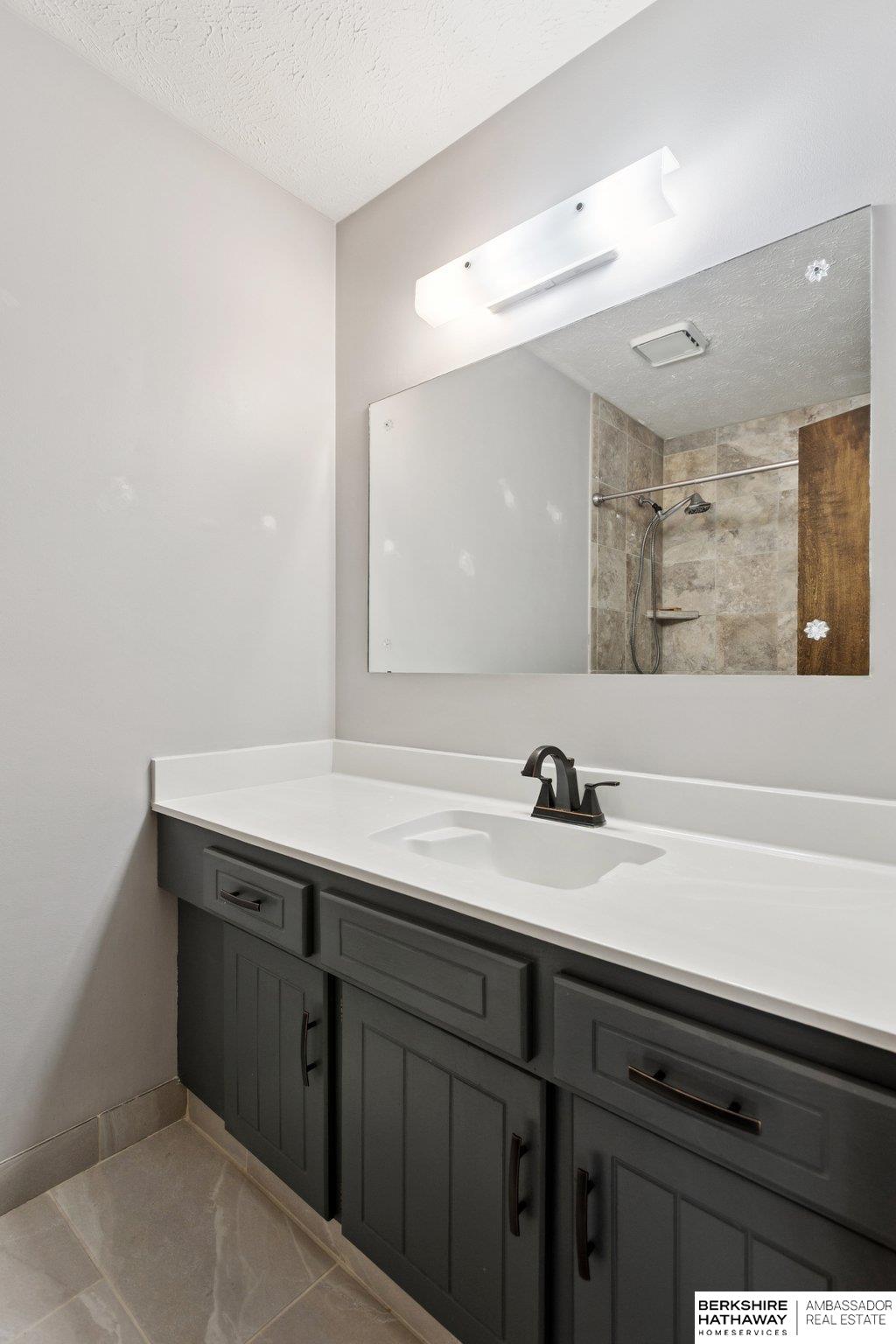 Omaha, Nebraska 68137, United States, 3 Bedrooms Bedrooms, ,2 BathroomsBathrooms,Residential,Active,256835