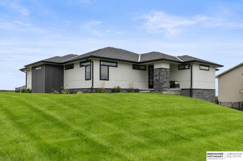 Photo of 685 N 11th Circle, Springfield, NE 68059 (MLS # 22624775)