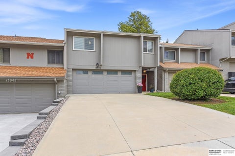Photo of 13946 Greenfield Road, Omaha, NE 68138 (MLS # 22619631)