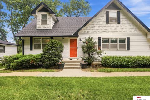 Photo of 3718 S 49th Avenue, Omaha, NE 68106 (MLS # 22619226)
