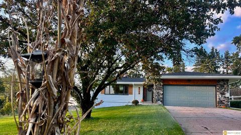 Photo of 4732 Manchester Drive, Omaha, NE 68152 (MLS # 22528957)
