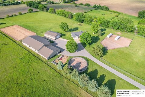 Photo of 21302 Ida Street, Omaha, NE 68022 (MLS # 22535143)