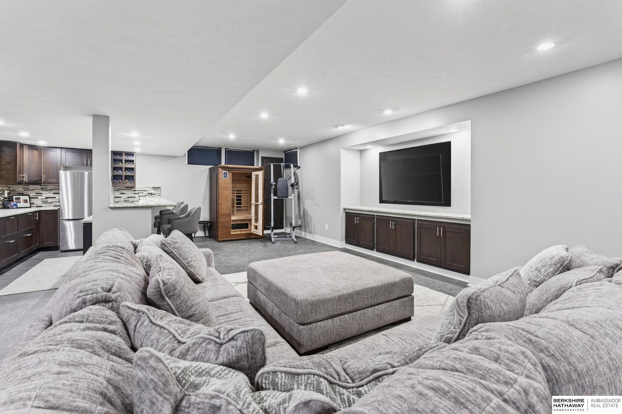 Papillion, Nebraska 68046, United States, 5 Bedrooms Bedrooms, ,3 BathroomsBathrooms,Residential,Active,228996