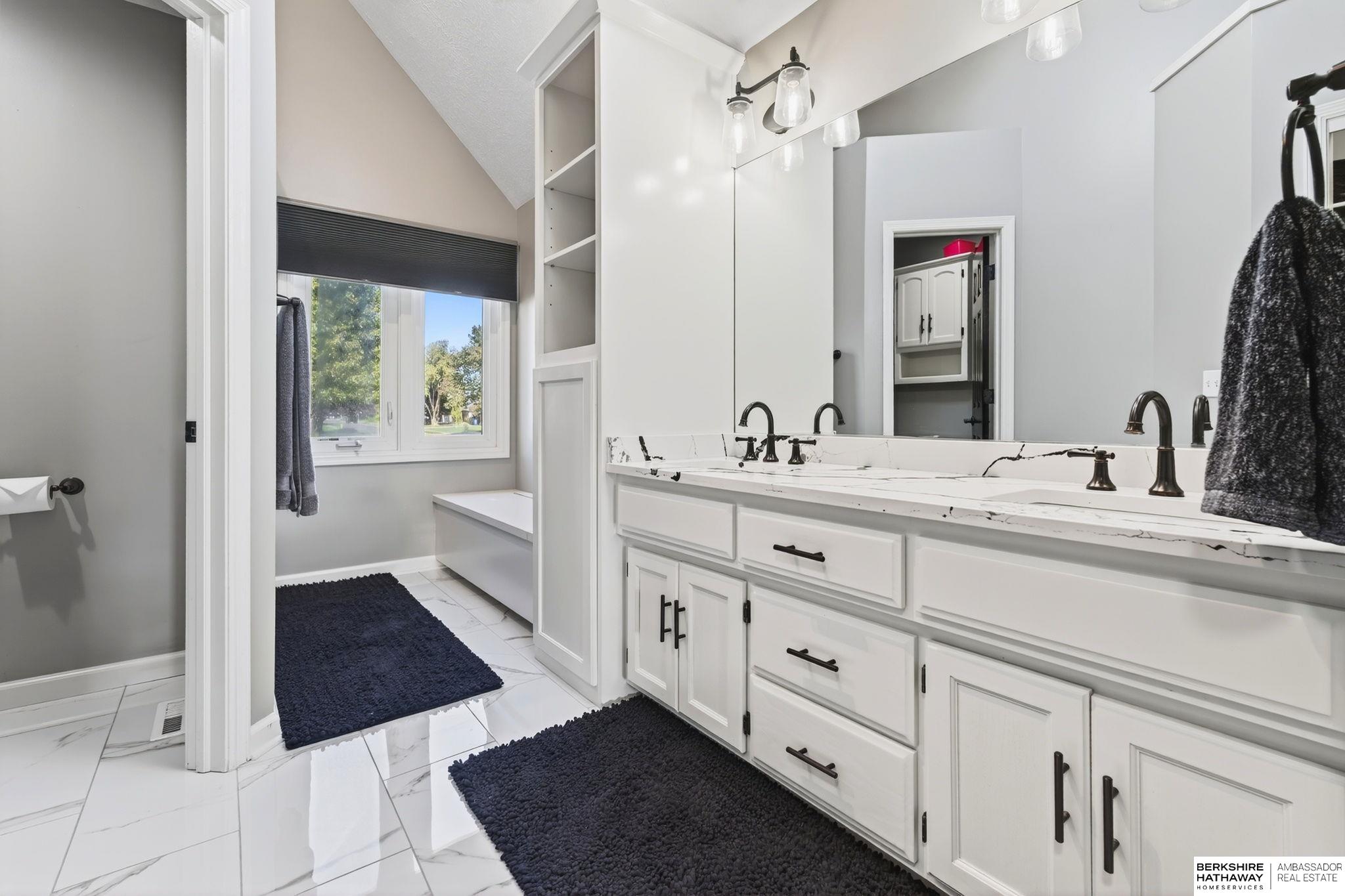 Papillion, Nebraska 68046, United States, 5 Bedrooms Bedrooms, ,3 BathroomsBathrooms,Residential,Active,228996