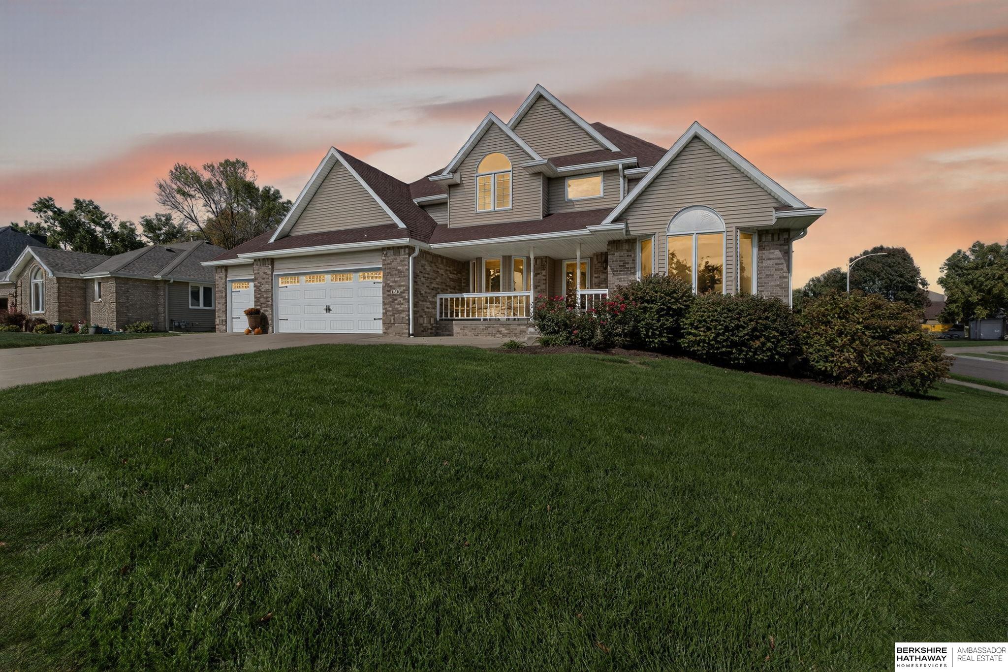 Papillion, Nebraska 68046, United States, 5 Bedrooms Bedrooms, ,3 BathroomsBathrooms,Residential,Active,228996