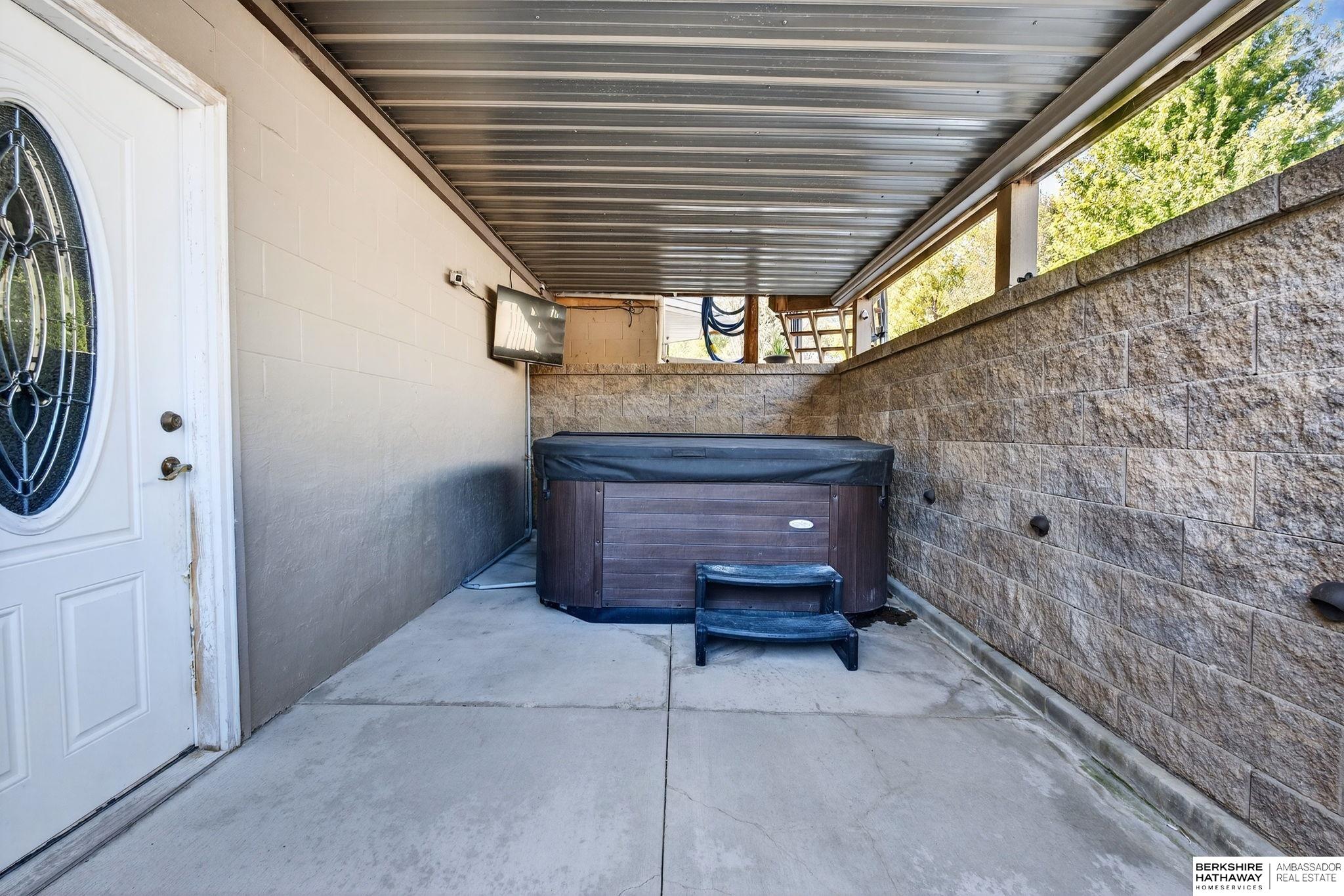 Papillion, Nebraska 68046, United States, 5 Bedrooms Bedrooms, ,3 BathroomsBathrooms,Residential,Active,228996