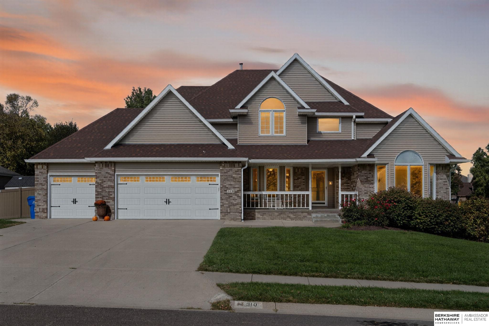 Papillion, Nebraska 68046, United States, 5 Bedrooms Bedrooms, ,3 BathroomsBathrooms,Residential,Active,228996