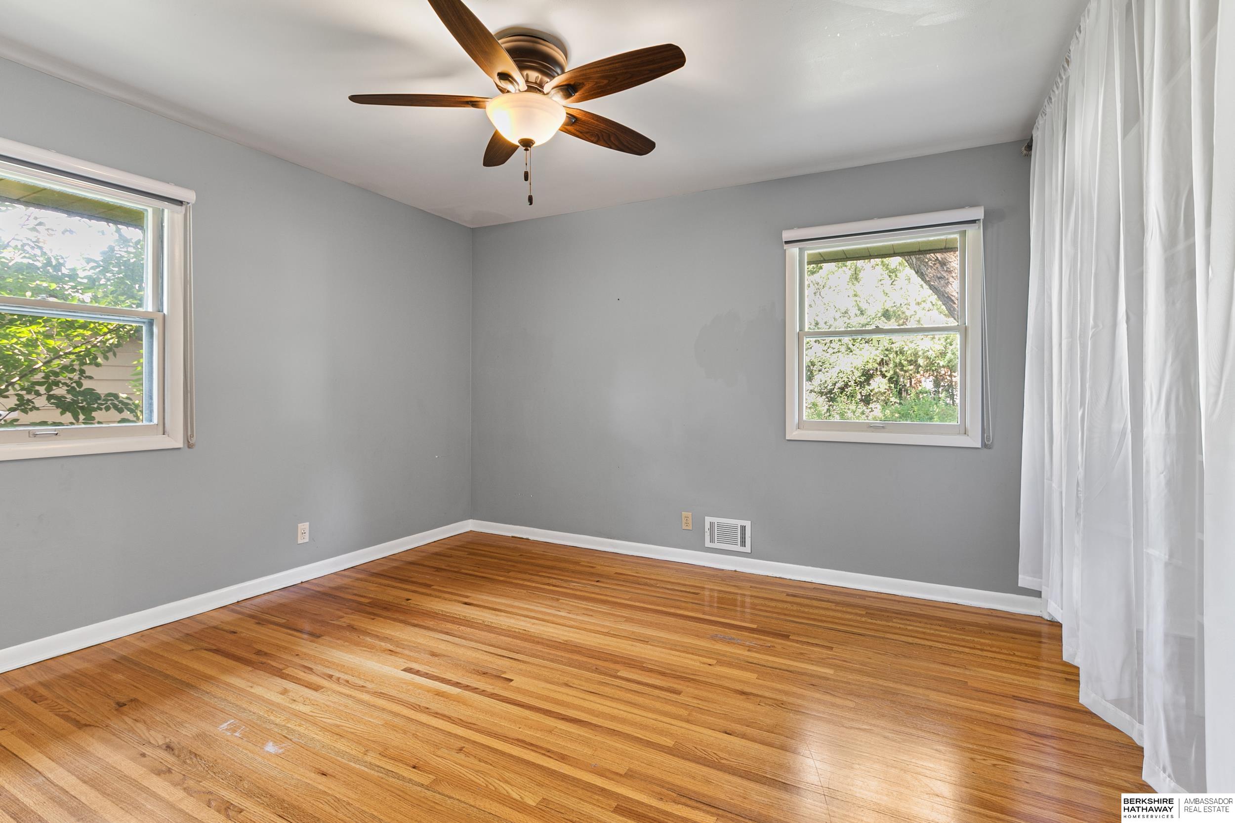 Lincoln, Nebraska 68506, United States, 3 Bedrooms Bedrooms, ,2 BathroomsBathrooms,Residential,Active,206728