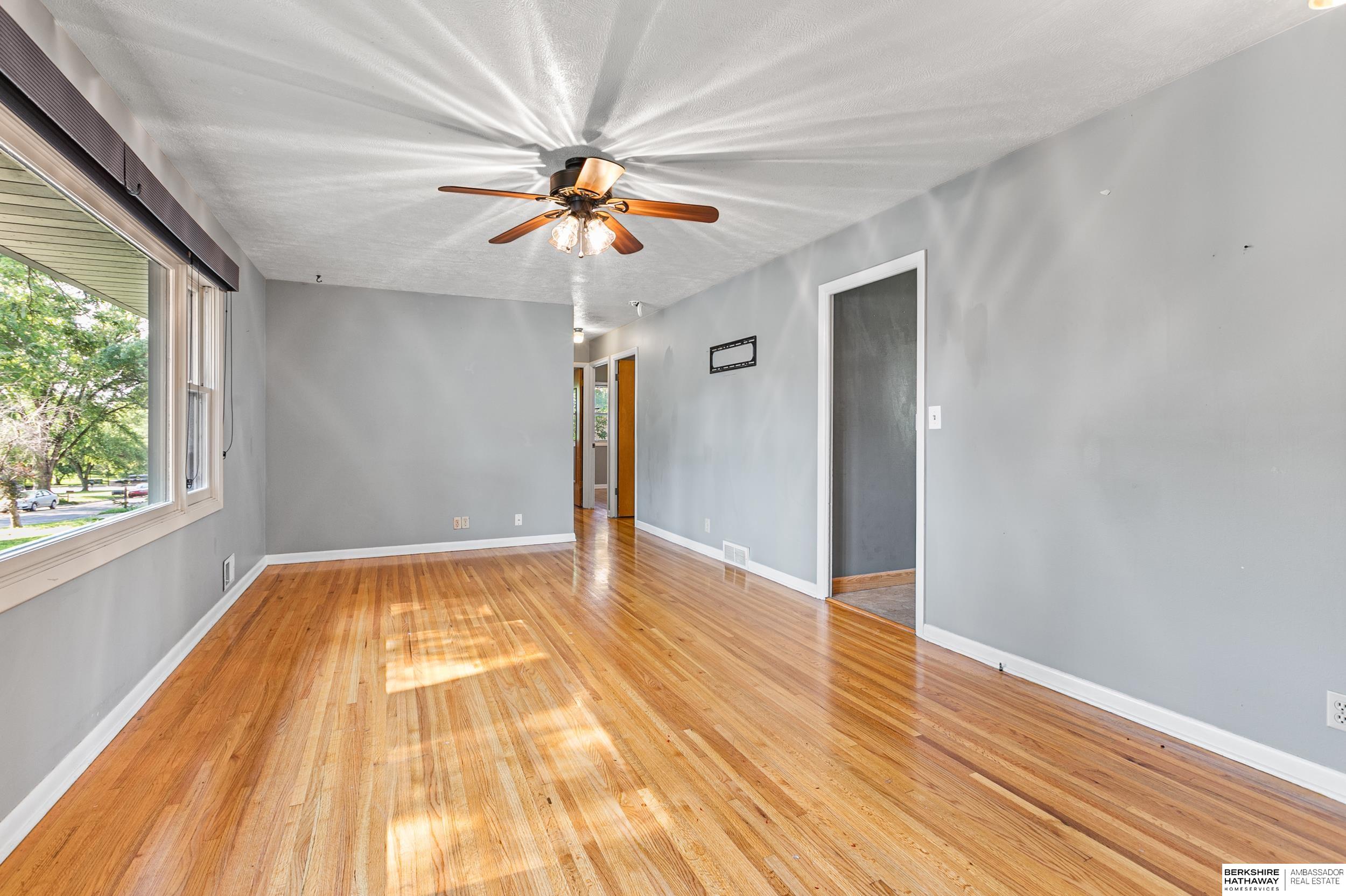 Lincoln, Nebraska 68506, United States, 3 Bedrooms Bedrooms, ,2 BathroomsBathrooms,Residential,Active,206728