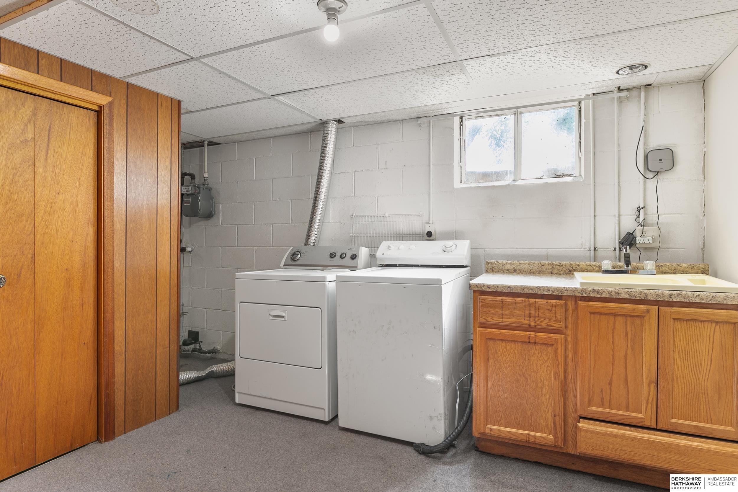 Lincoln, Nebraska 68506, United States, 3 Bedrooms Bedrooms, ,2 BathroomsBathrooms,Residential,Active,206728