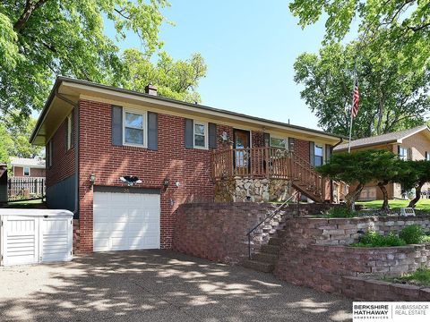 Photo of 3022 Pleasant Drive, Bellevue, NE 68147 (MLS # 22612486)