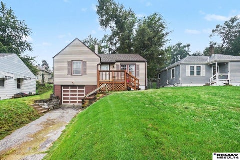Photo of 5423 Fontenelle Boulevard, Omaha, NE 68111 (MLS # 22627392)