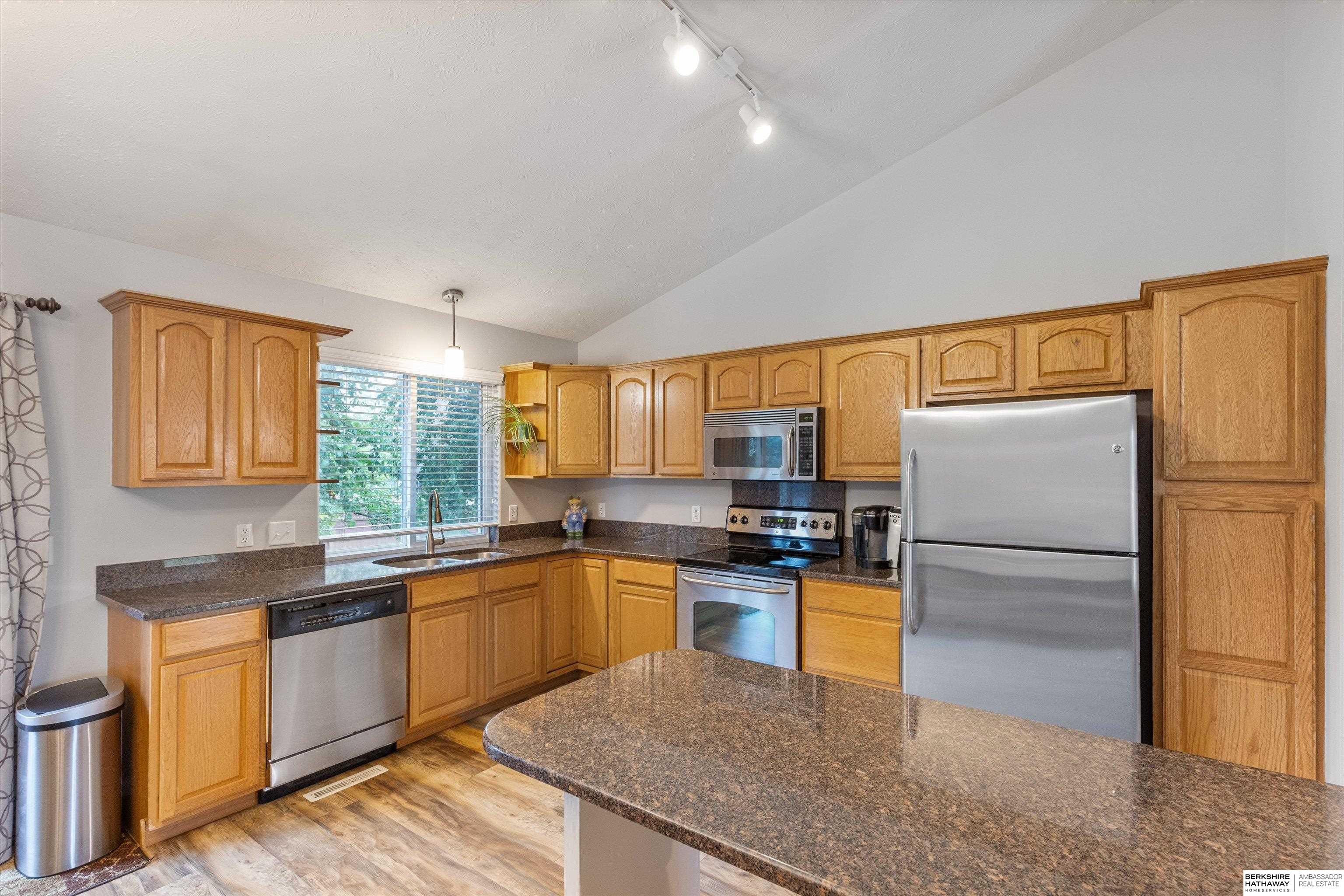 Papillion, Nebraska 68046, United States, 3 Bedrooms Bedrooms, ,2 BathroomsBathrooms,Residential,Pending,204073