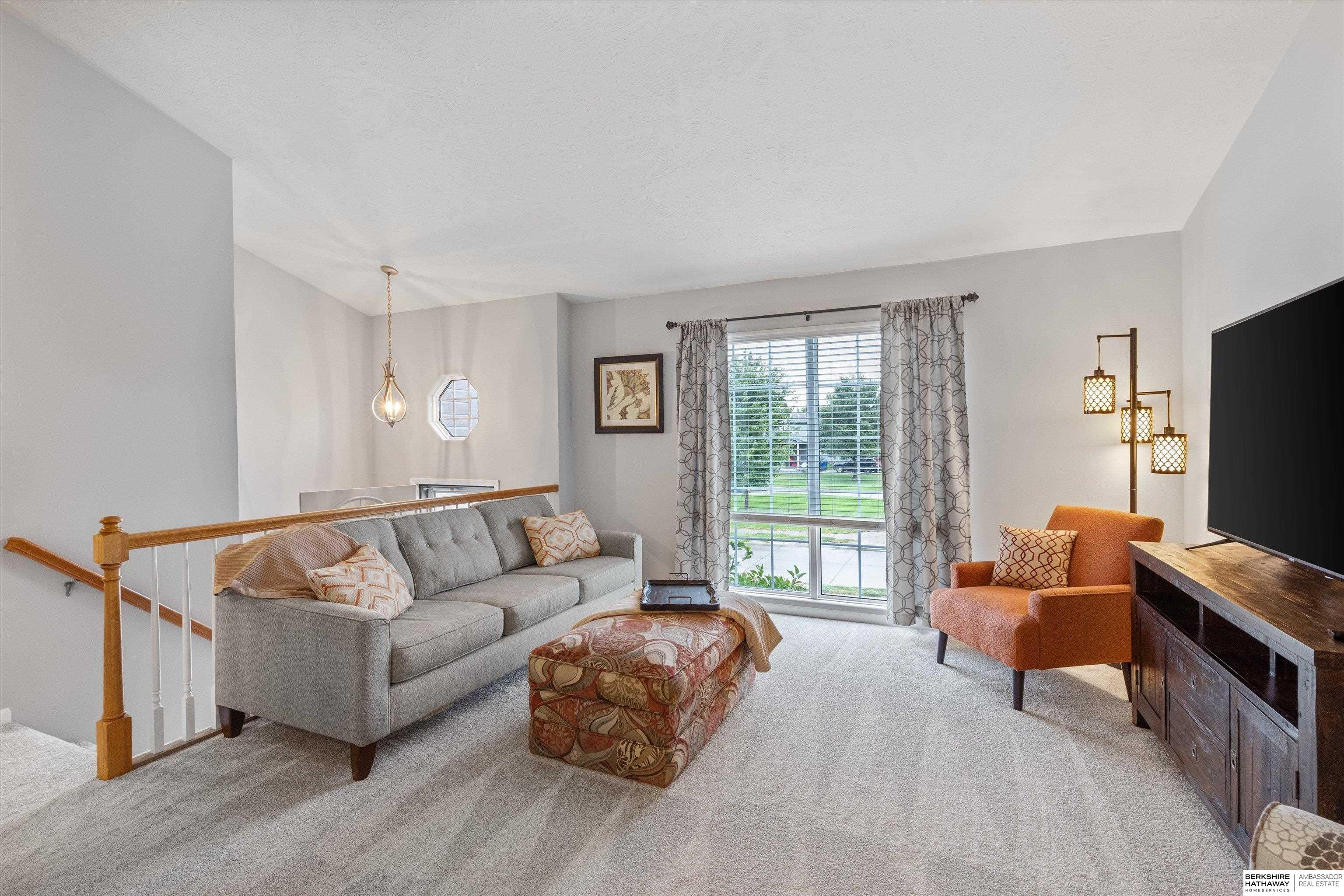 Papillion, Nebraska 68046, United States, 3 Bedrooms Bedrooms, ,2 BathroomsBathrooms,Residential,Pending,204073