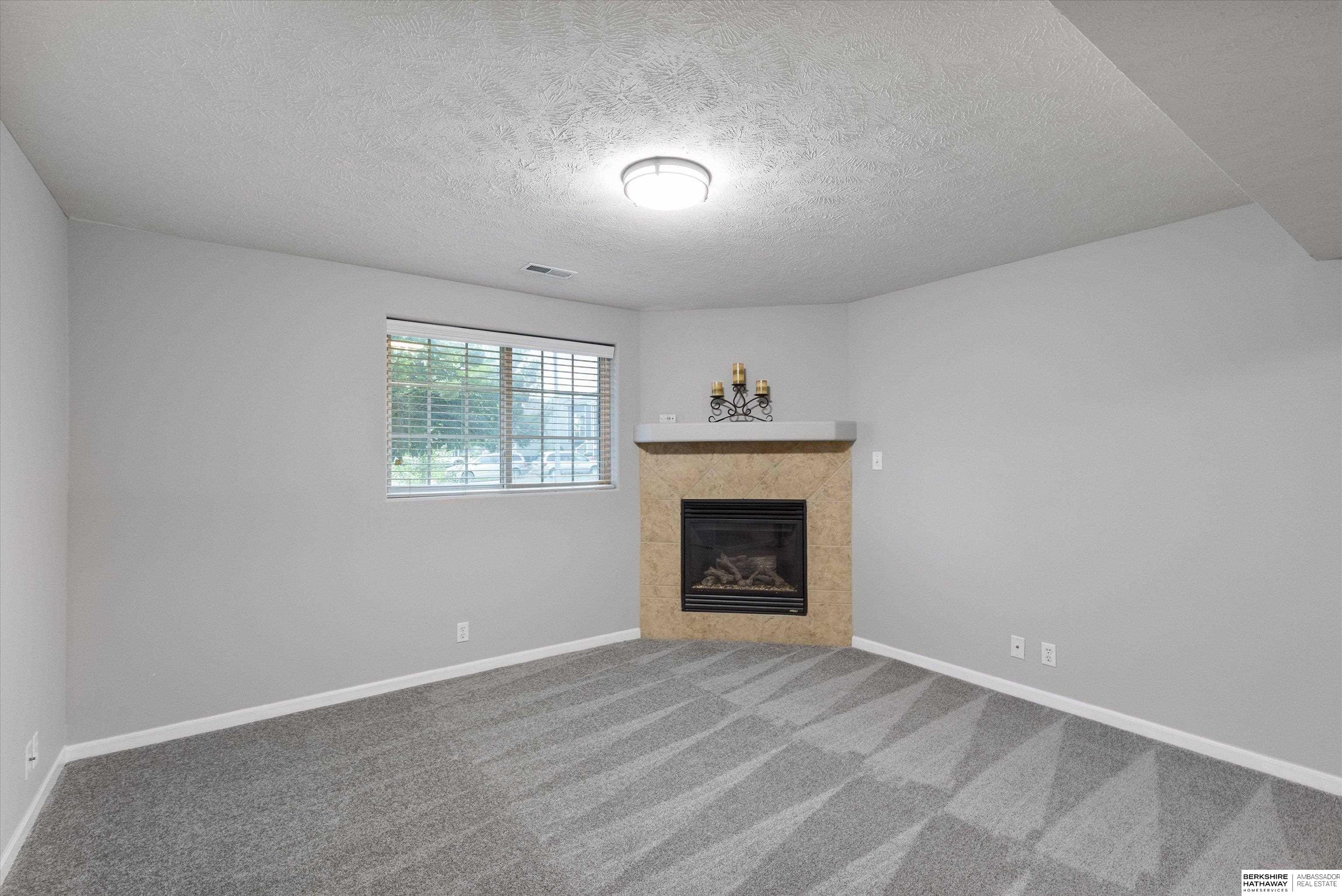 Papillion, Nebraska 68046, United States, 3 Bedrooms Bedrooms, ,2 BathroomsBathrooms,Residential,Pending,204073