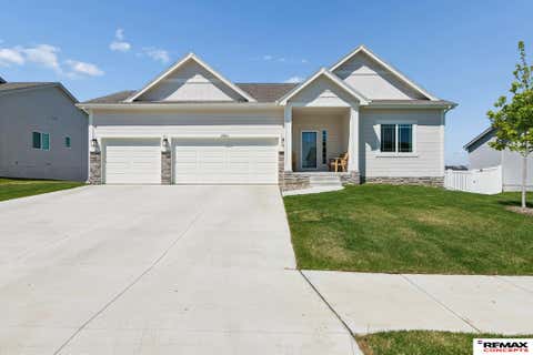 Photo of 12104 S 107th Avenue, Papillion, NE 68046 (MLS # 22615420)