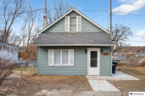 Photo of 1724 S 17th Street, Omaha, NE 68108 (MLS # 22601122)