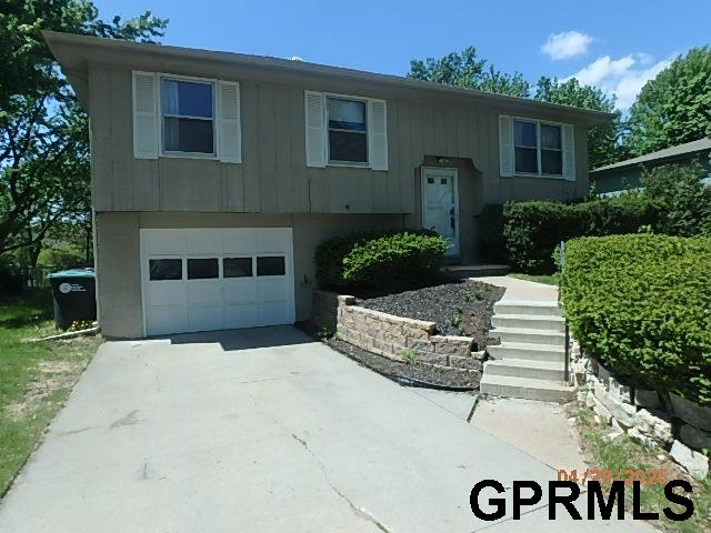 Photo 1 of 17 — 1518 N 105 Street, Omaha, NE 68114