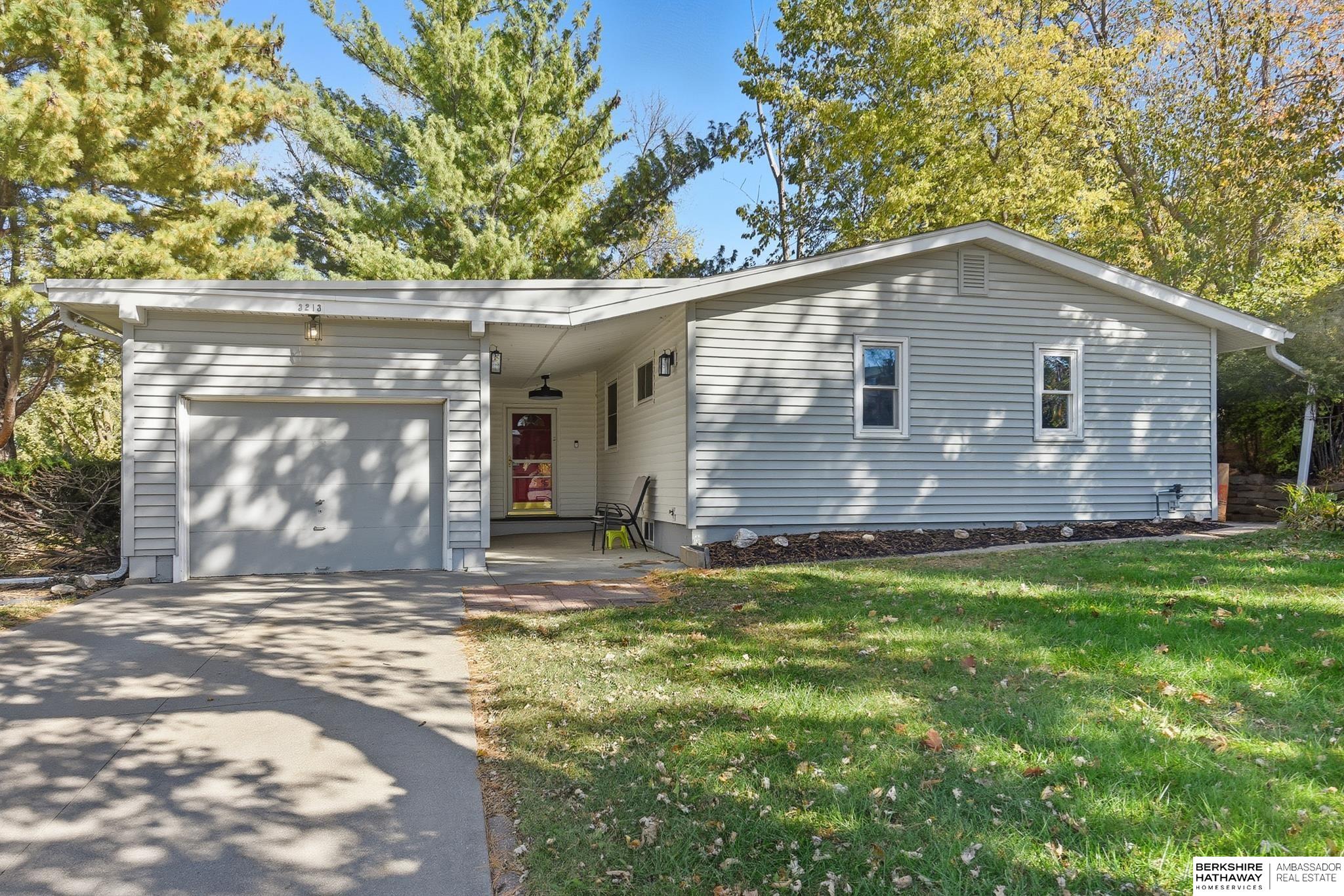 Omaha, Nebraska 68134, United States, 3 Bedrooms Bedrooms, ,2 BathroomsBathrooms,Residential,Active,234554