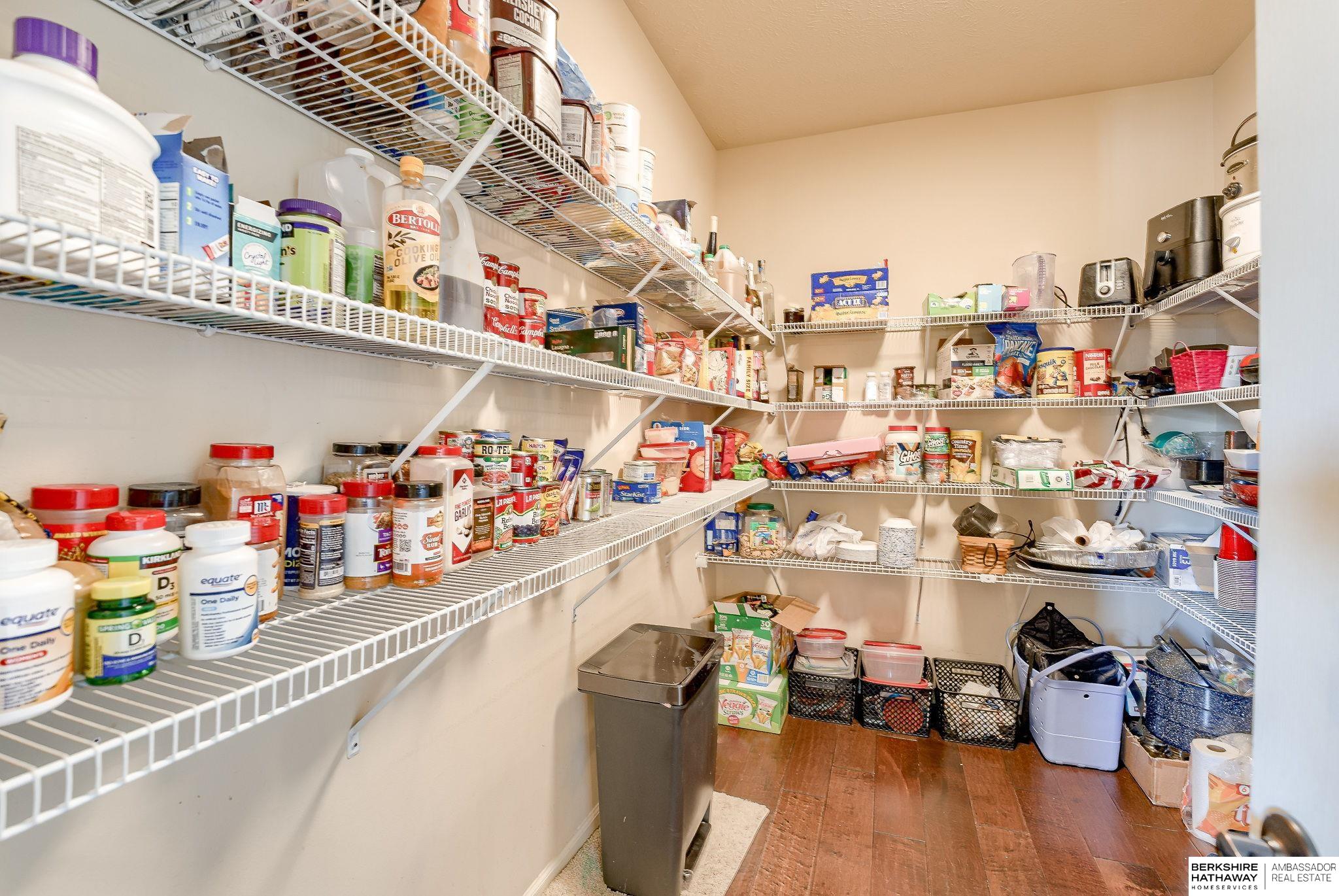 Bennington, Nebraska 68007, United States, 4 Bedrooms Bedrooms, ,3 BathroomsBathrooms,Residential,Active,122008