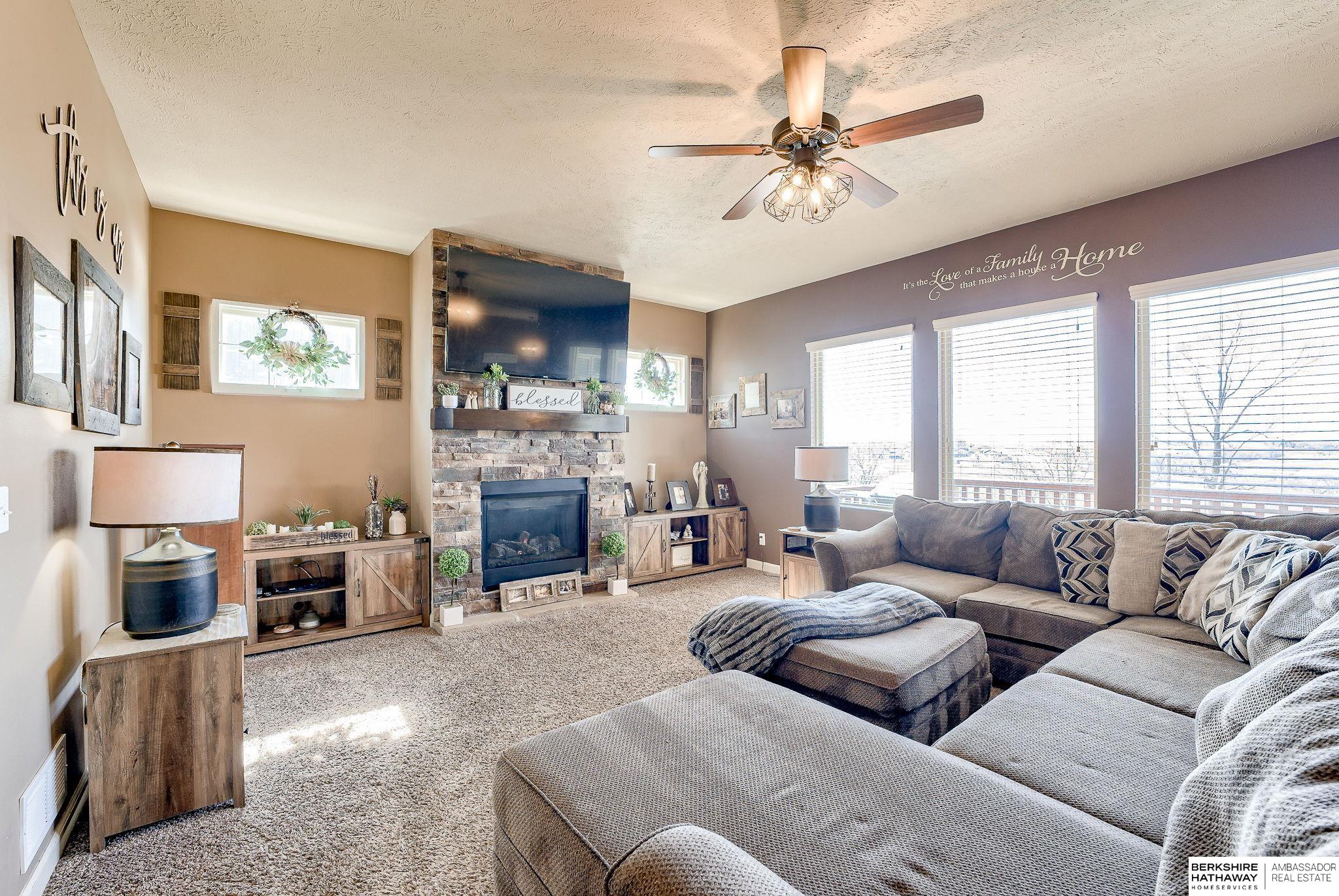 Bennington, Nebraska 68007, United States, 4 Bedrooms Bedrooms, ,3 BathroomsBathrooms,Residential,Active,122008