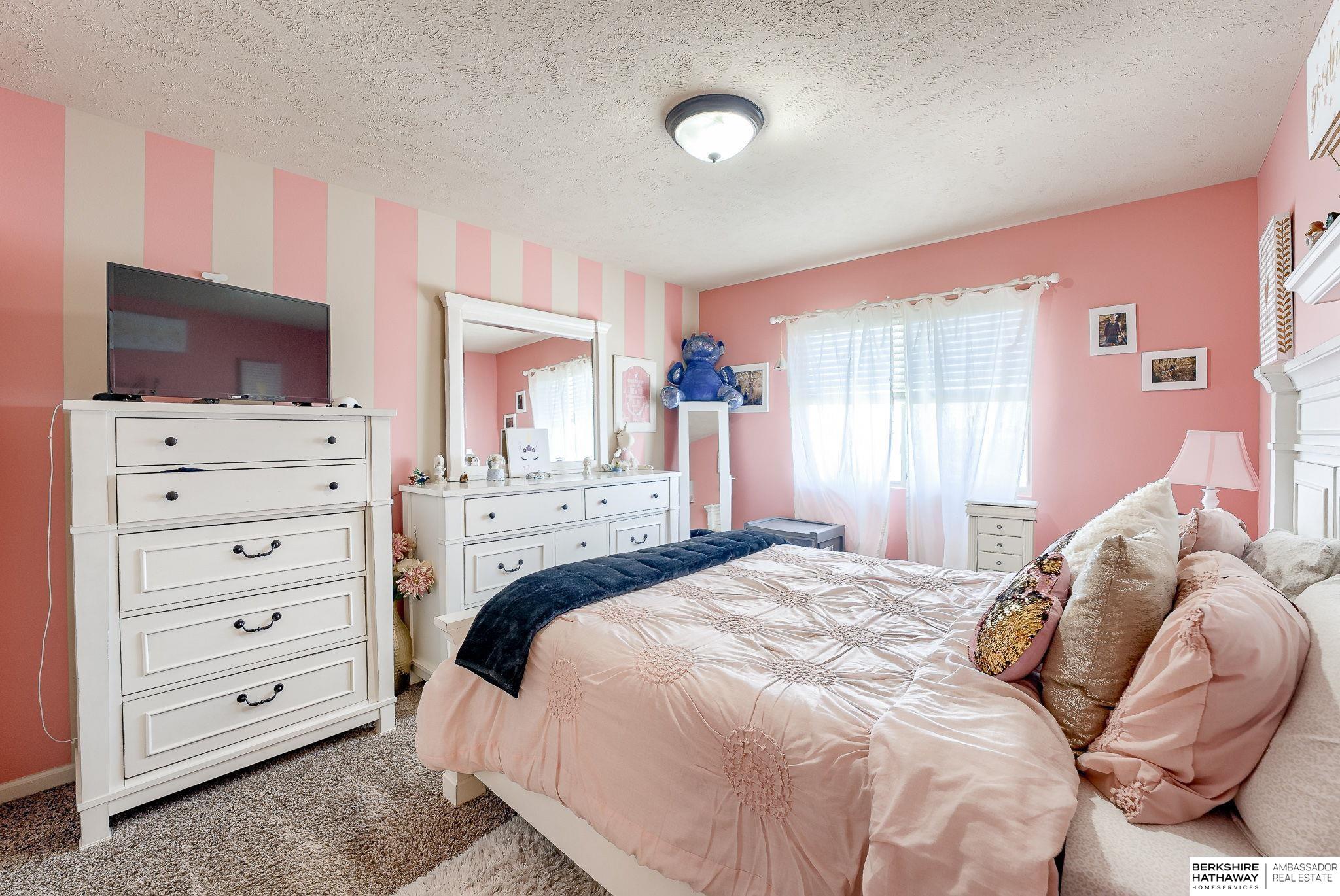 Bennington, Nebraska 68007, United States, 4 Bedrooms Bedrooms, ,3 BathroomsBathrooms,Residential,Active,122008