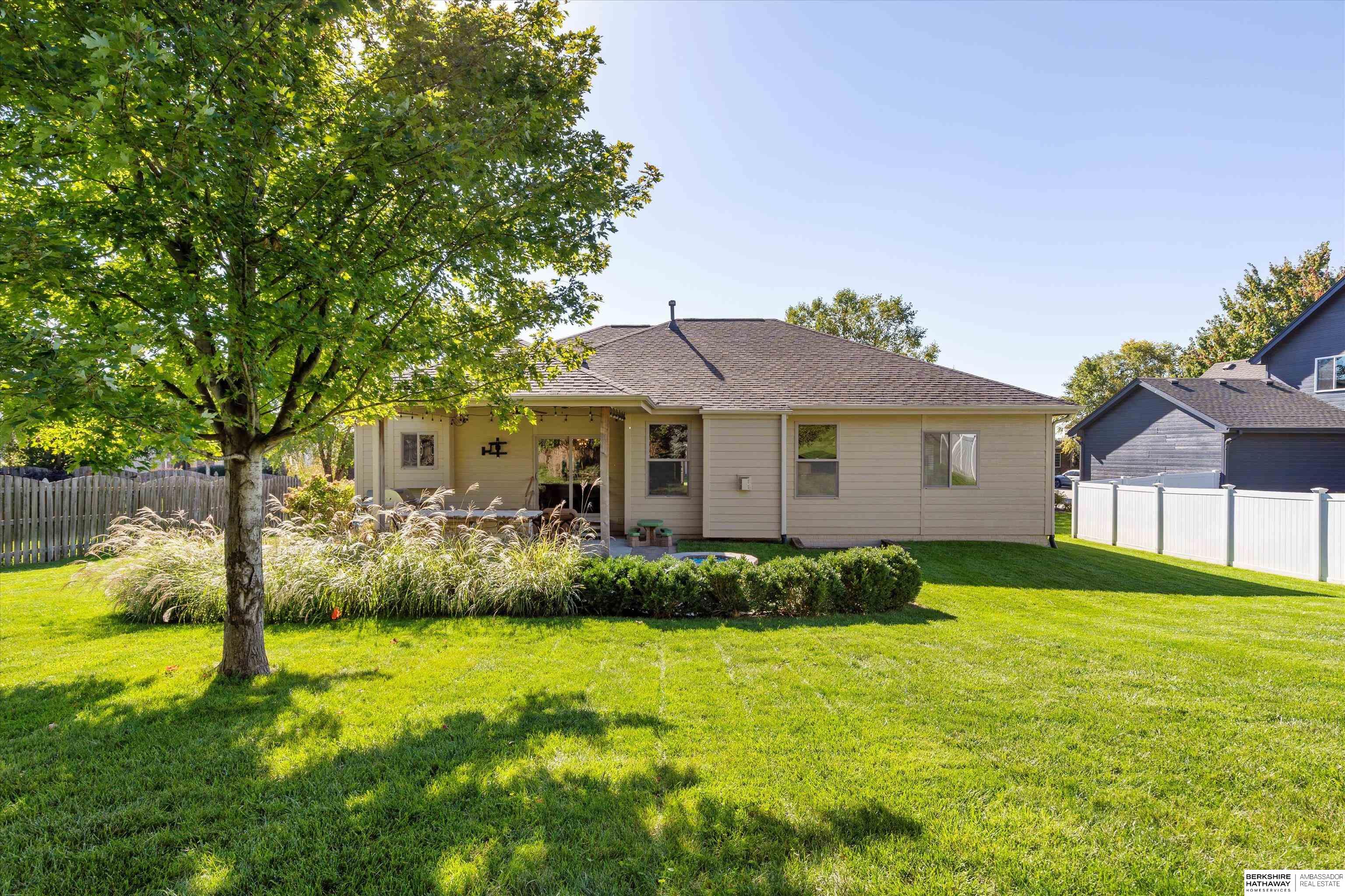 Omaha, Nebraska 68136, United States, 5 Bedrooms Bedrooms, ,3 BathroomsBathrooms,Residential,Active,248929