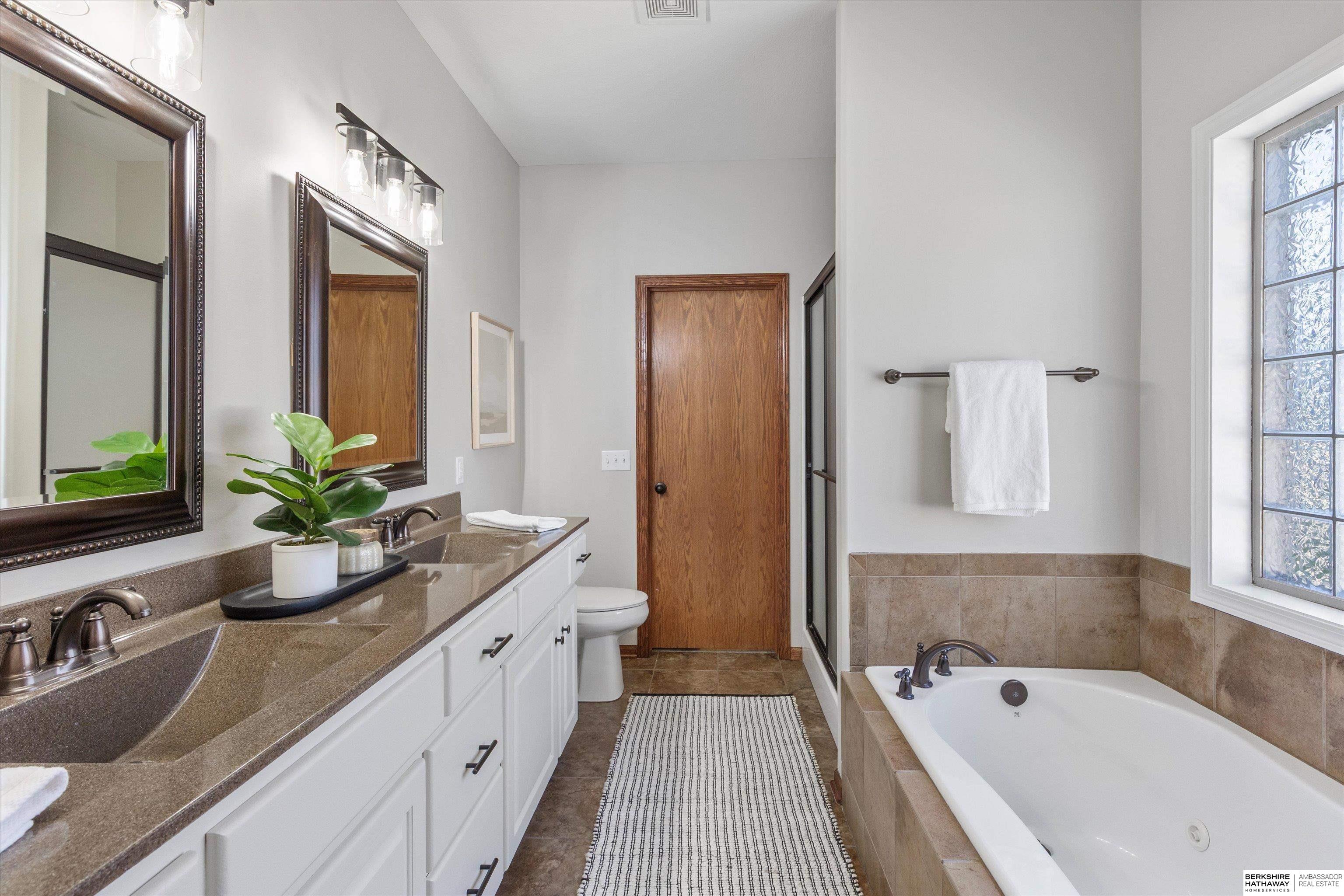 Omaha, Nebraska 68136, United States, 5 Bedrooms Bedrooms, ,3 BathroomsBathrooms,Residential,Active,248929