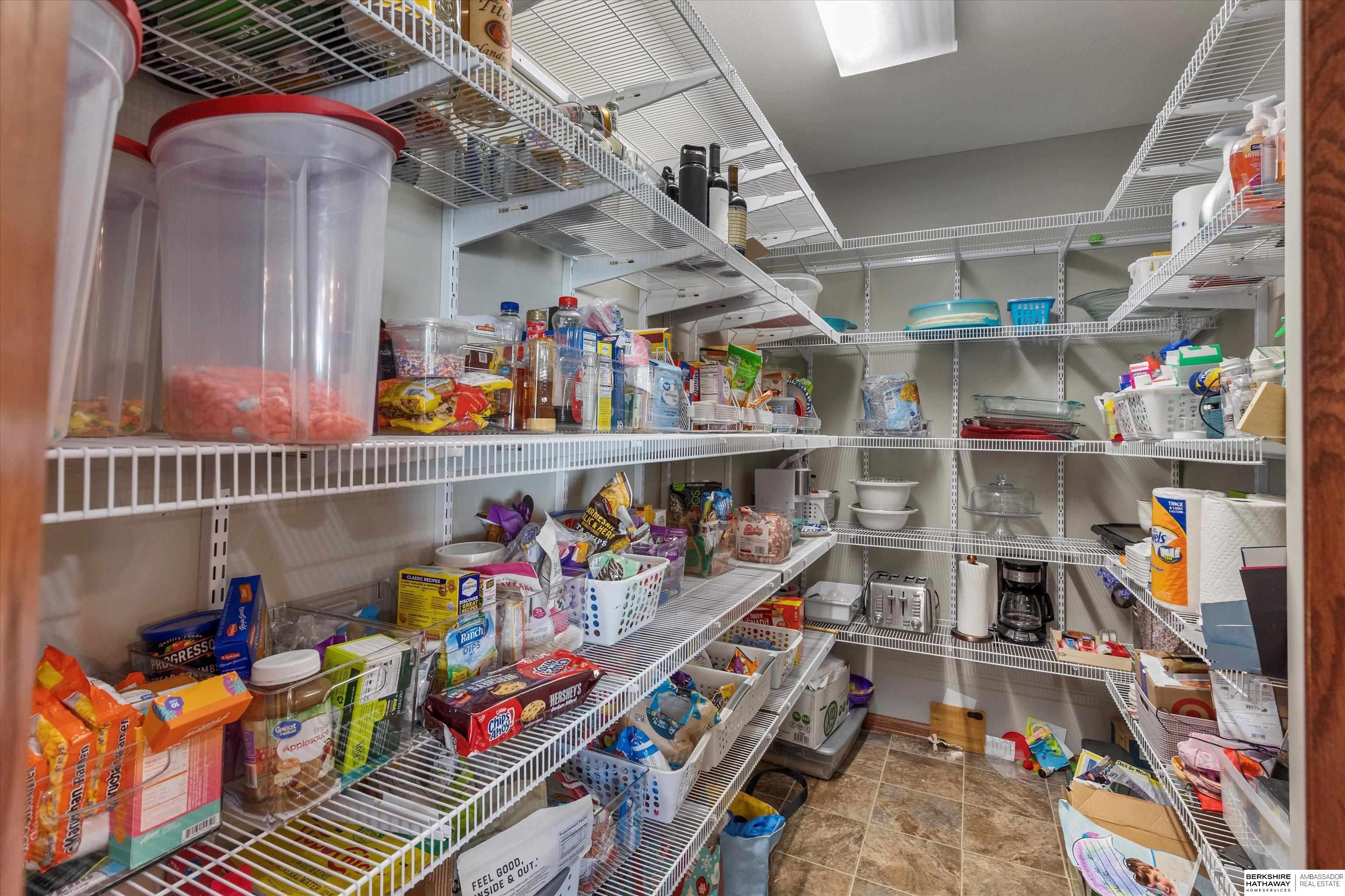 Omaha, Nebraska 68136, United States, 5 Bedrooms Bedrooms, ,3 BathroomsBathrooms,Residential,Active,248929